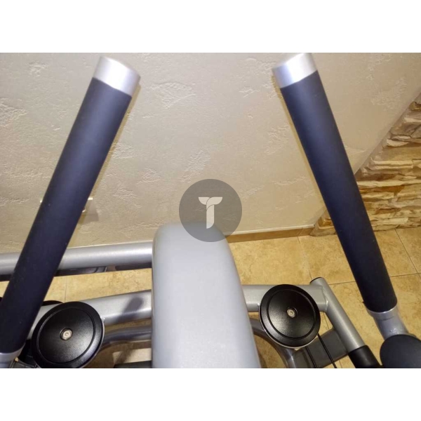 Life fitness гребная тяга задняя дельта