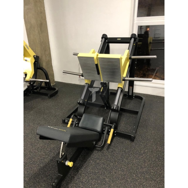 Technogym линейный жим ногами серии Pure MG7500