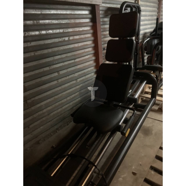 Жим ногами Technogym серии Element