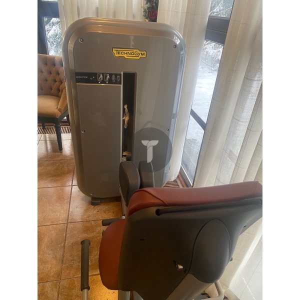 Сведение ног Technogym серии Element