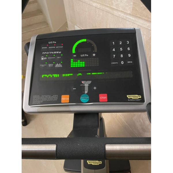 Велотренажер Technogym Bike 700 led