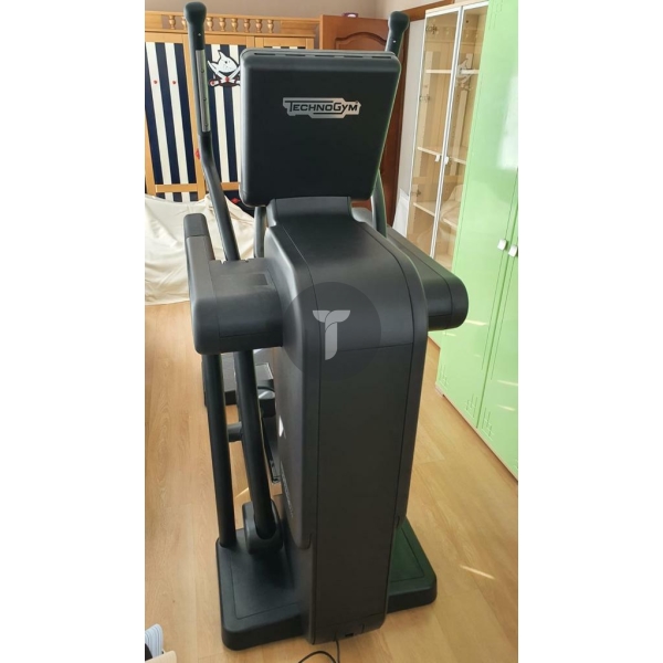 Эллипс Technogym Vario Artis Live