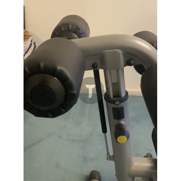 Скамья для пресса Technogym серии Element