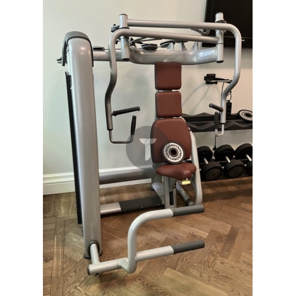 Technogym жим от груди