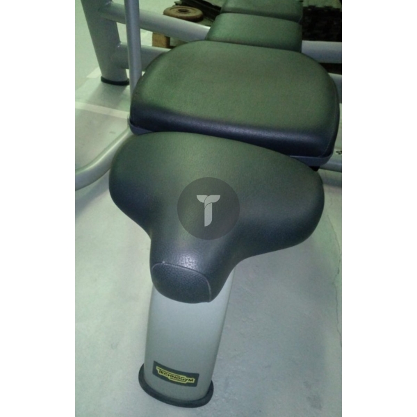 Скамья Technogym для жима лежа горизонтальная