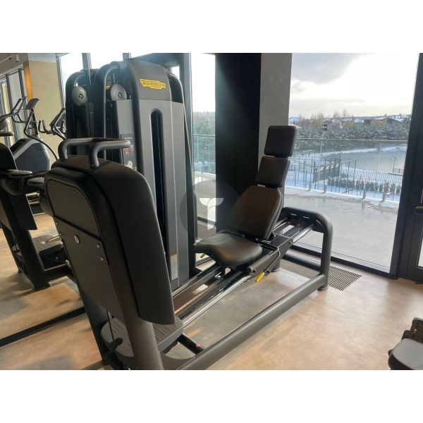 Жим ногами Technogym серии Selection Pro