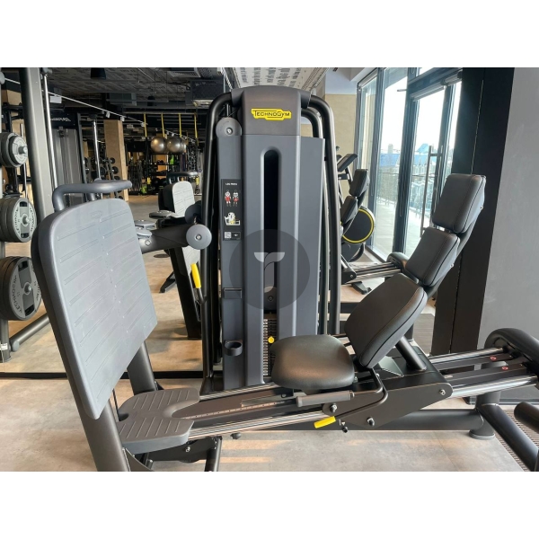 Жим ногами Technogym серии Selection Pro
