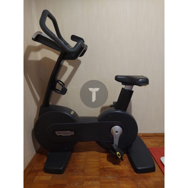 Велотренажер Technogym Bike 700