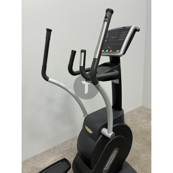 Эллипс Technogym Crossover 700