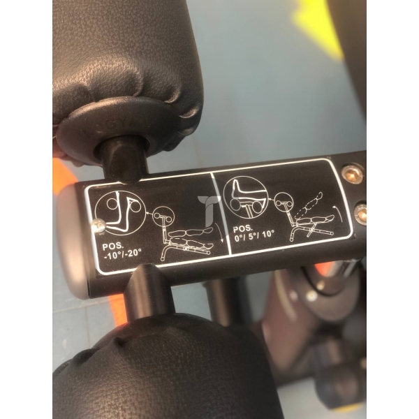 Скамья для пресса Technogym серии Selection