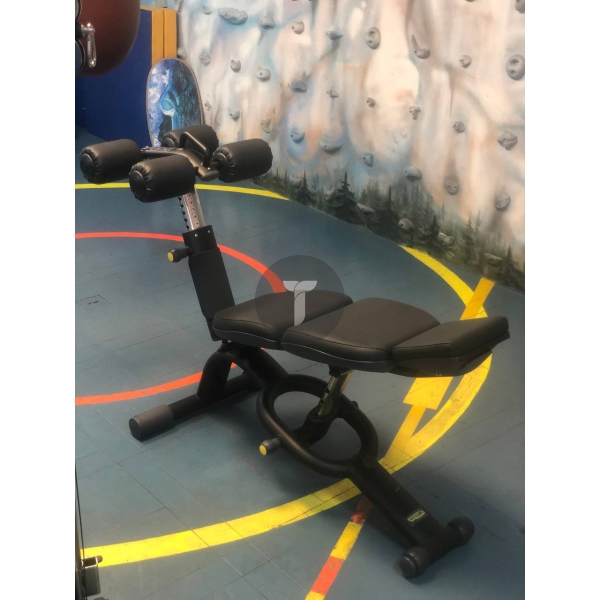 Скамья для пресса Technogym серии Selection