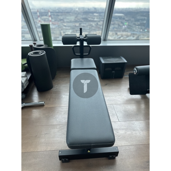Скамья Technogym Adjustable Decline/Ab Crunch Pure