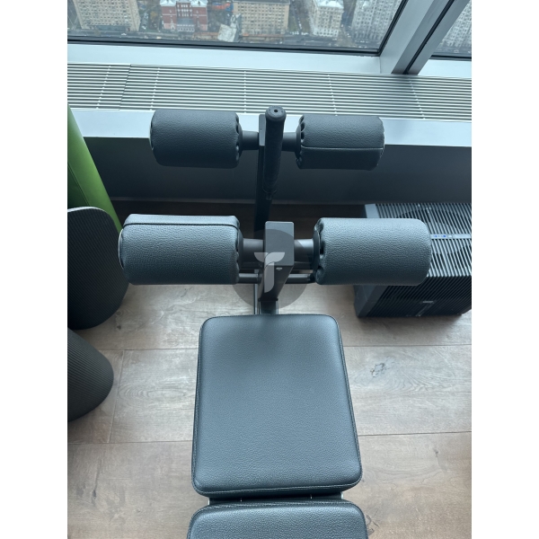 Скамья Technogym Adjustable Decline/Ab Crunch Pure