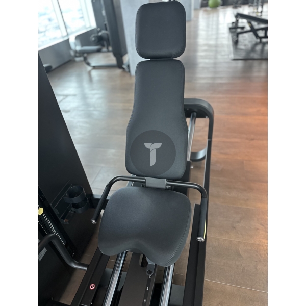 Жим ногами Technogym Artis