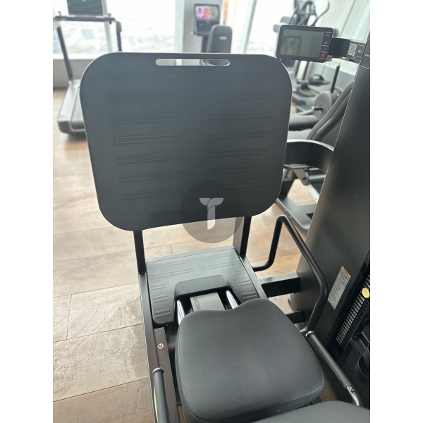 Жим ногами Technogym Artis