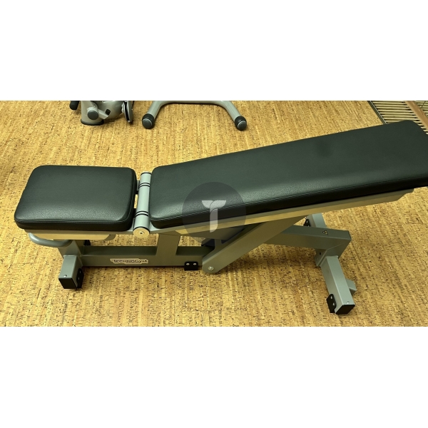 Скамья регулируемая Technogym серии Pure Strength